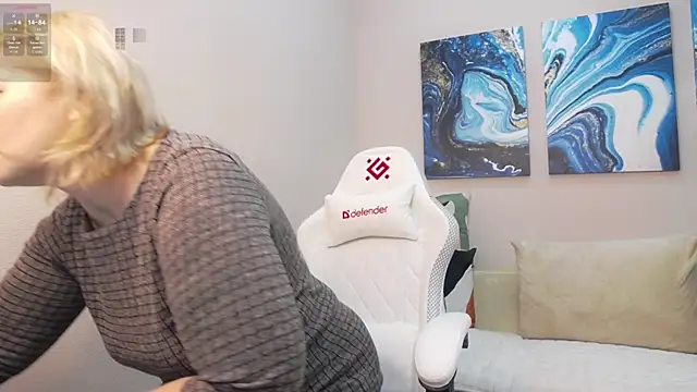 Lorabigass online show from December 16, 8:31 am