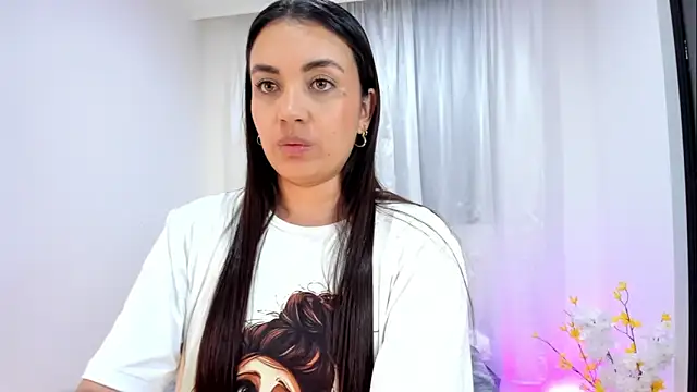 Snapshot of aisha_es chatting on October 22, 10:15 pm aisha es online show from October 22, 10:15 pm