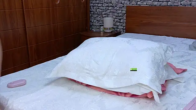 CuteBlondeMe online show from November 22, 4:09 pm