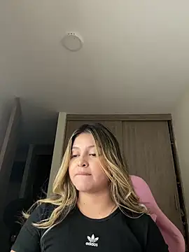 lunablossom  online show from September 27, 1:02 am