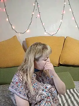 stefanyharper16 online show from February 5, 10:35 pm