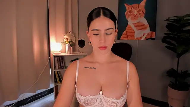 LiaPearce online show from October 24, 12:12 pm