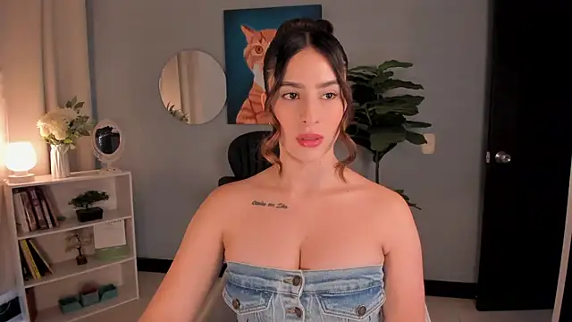 LiaPearce online show from December 19, 2:20 pm