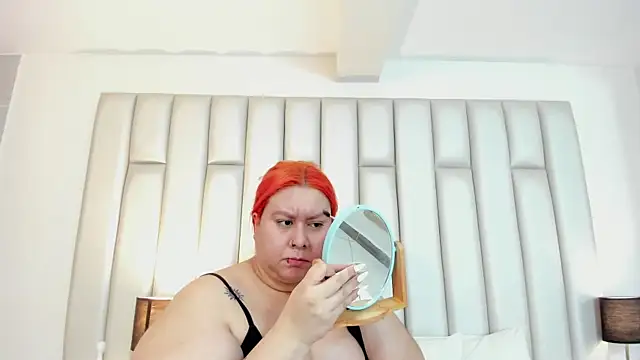 aandreaperez online show from November 10, 11:49 am