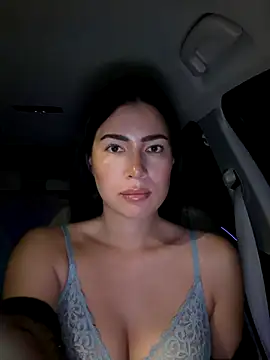 clairewntr online show from December 18, 8:24 pm