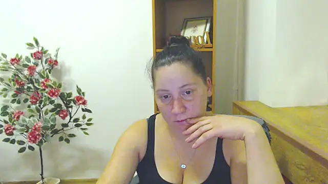 JosieJun  online show from October 21, 8:35 pm