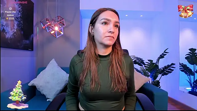 miataylorr1 online show from December 16, 12:33 pm