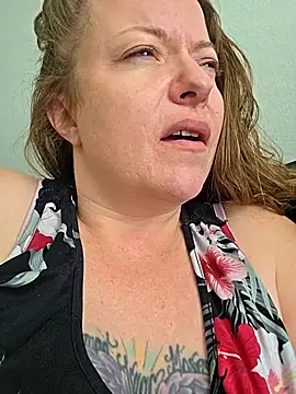 julimonroe online show from February 22, 7:15 pm