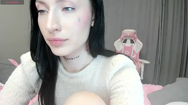 JenniferQueen11 online show from October 4, 11:27 am