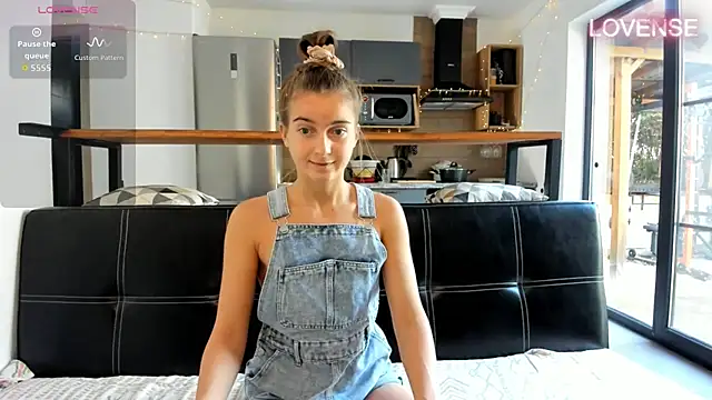 ElizSweet online show from January 18, 7:04 am