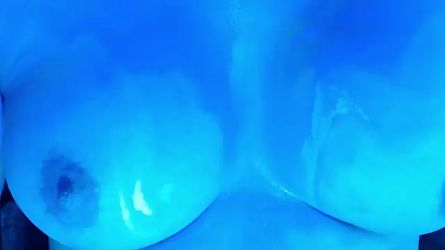 Snapshot of xblue_aivee chatting on October 6, 9:59 am xblue aivee online show from October 6, 9:59 am