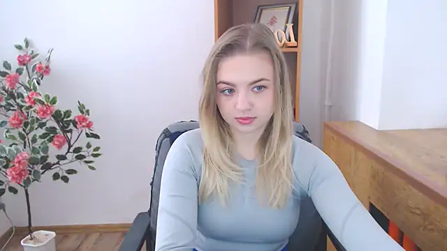 CrazyGloria online show from October 20, 5:43 am