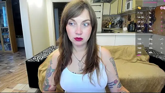 Snapshot of StacyTigerr chatting on October 13, 8:06 am StacyTigerr online show from October 13, 8:06 am