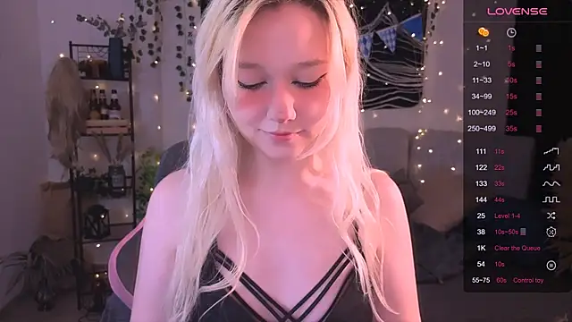 Snapshot of IrmaBell chatting on October 9, 10:47 pm IrmaBell online show from October 9, 10:47 pm