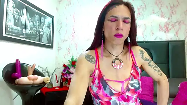 Snapshot of VanessaWolf chatting on October 13, 3:58 pm VanessaWolf online show from October 13, 3:58 pm