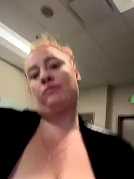 Snapshot of cinnatitties chatting on October 2, 5:18 pm cinnatitties online show from October 2, 5:18 pm