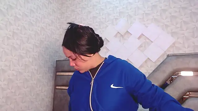 EmilyQueen3x online show from September 9, 1:33 pm