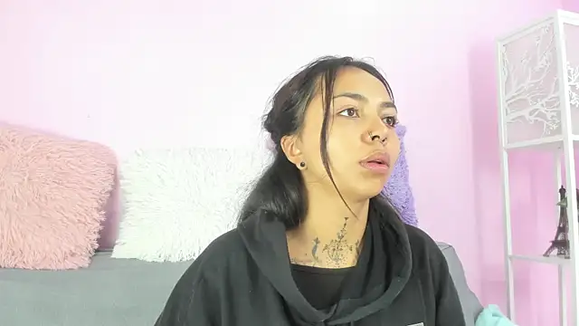 Snapshot of miss_soffi_ chatting on September 13, 12:24 pm miss soffi  online show from September 13, 12:24 pm