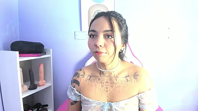 Snapshot of miss_soffi_ chatting on September 24, 7:02 pm miss soffi  online show from September 24, 7:02 pm