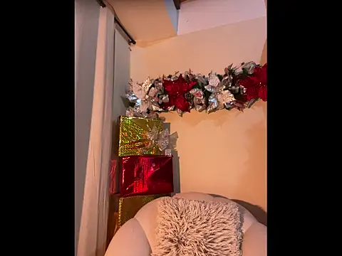 loolla 23 online show from December 15, 11:10 pm