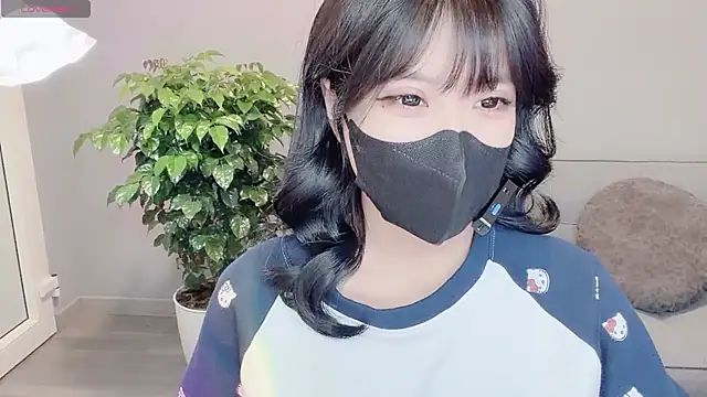 Mya Lee online show from March 1, 5:45 pm