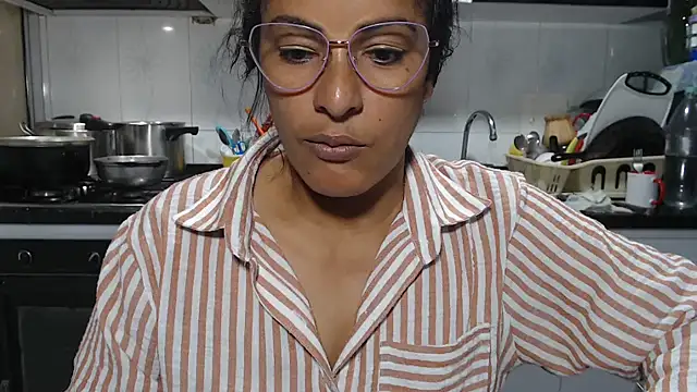 kateleyagrey online show from February 2, 9:14 pm