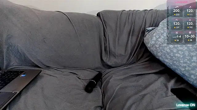 EmoDream1998 online show from March 2, 2:44 am