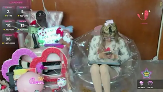 Skinygirl online show from January 9, 7:29 pm