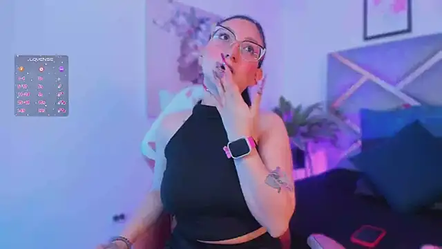 lucy neil online show from October 23, 2:39 am