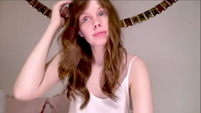 Nikki Mimimi online show from December 21, 10:30 am