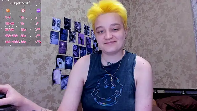hotty LInn online show from October 23, 4:46 pm