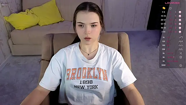 Eva Davie online show from November 9, 3:08 pm