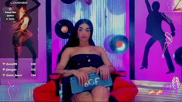 nickyminach  online show from September 25, 8:17 pm