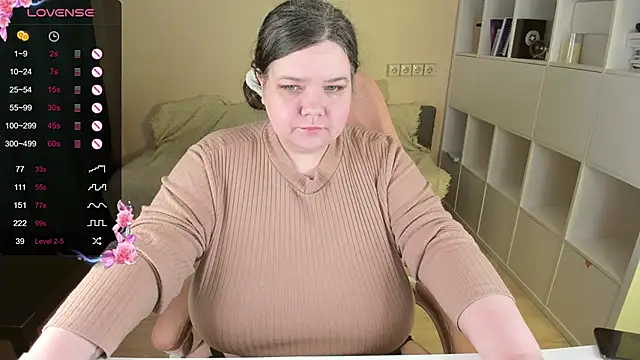 Snapshot of PlumPie chatting on October 12, 7:16 pm PlumPie online show from October 12, 7:16 pm