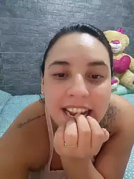 LizzRouse online show from November 21, 8:00 pm