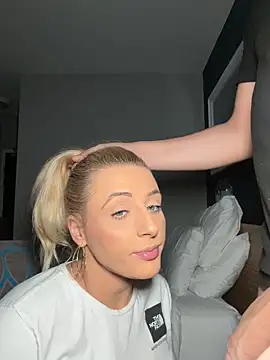 Snapshot of Strongqueen chatting on October 29, 8:44 pm Strongqueen online show from October 29, 8:44 pm