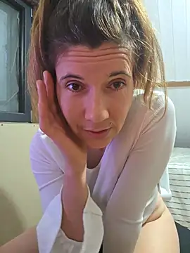 Lina lou4 online show from November 18, 5:25 pm