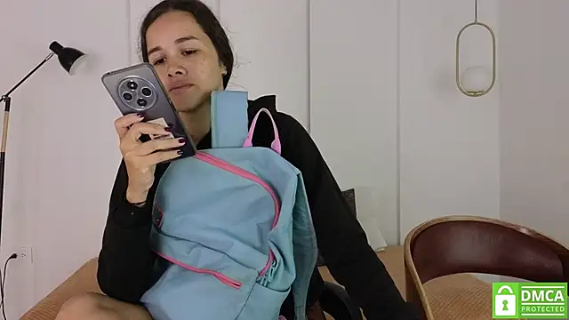 Snapshot of sexychanell_18 chatting on October 21, 1:15 pm sexychanell 18 online show from October 21, 1:15 pm