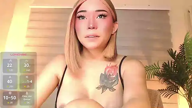 Snapshot of AlexMarieXOXO chatting on October 20, 11:52 pm AlexMarieXOXO online show from October 20, 11:52 pm