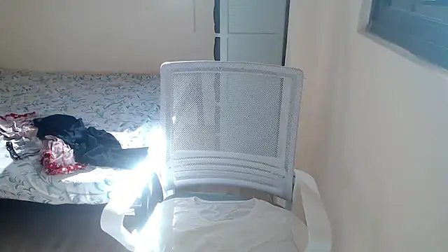 xTheLastVIRGINx online show from October 1, 7:35 am