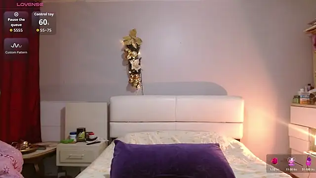 Freyja soh online show from December 15, 10:04 pm