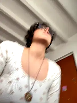 aurora xoxo online show from November 23, 4:30 pm