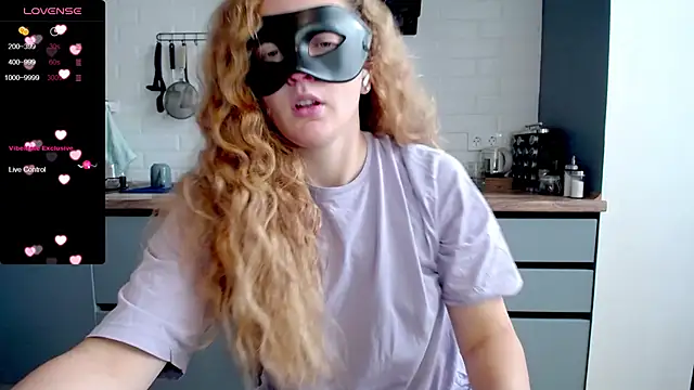 Snapshot of BubbbleGumm chatting on October 21, 10:19 am BubbbleGumm online show from October 21, 10:19 am