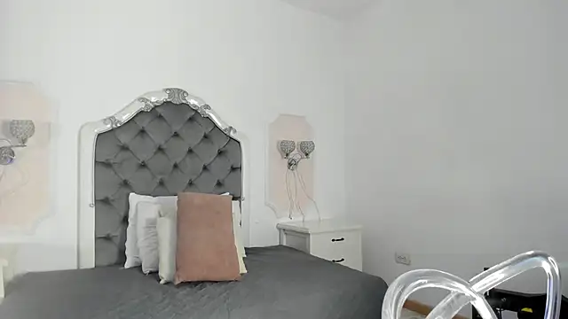 Valentina Ross  online show from January 7, 5:49 pm