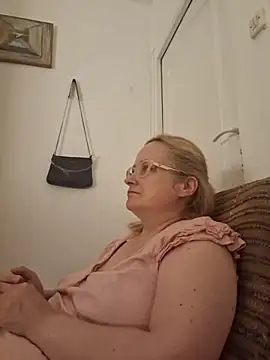 She-devilx online show from September 8, 8:30 pm