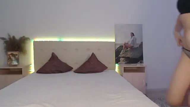 RoxannePure online show from December 1, 4:38 am