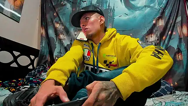 davidlatin66 online show from November 9, 11:55 pm