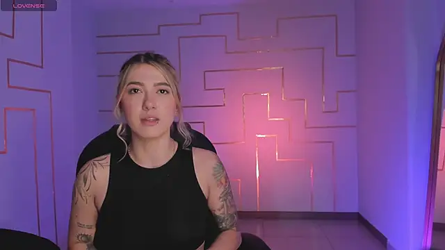 EveBensonX online show from November 7, 1:06 pm