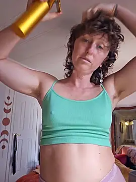 mossy kiss online show from November 12, 5:00 pm