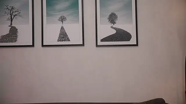 AuroraMari online show from November 28, 11:30 pm